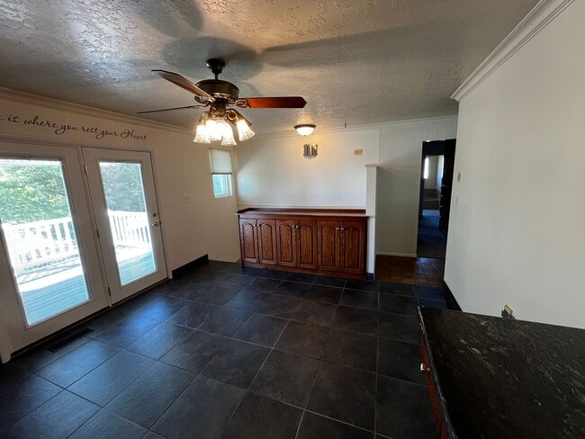 Photo - Beautiful 6 Bedroom/4 Bathroom in Centerville