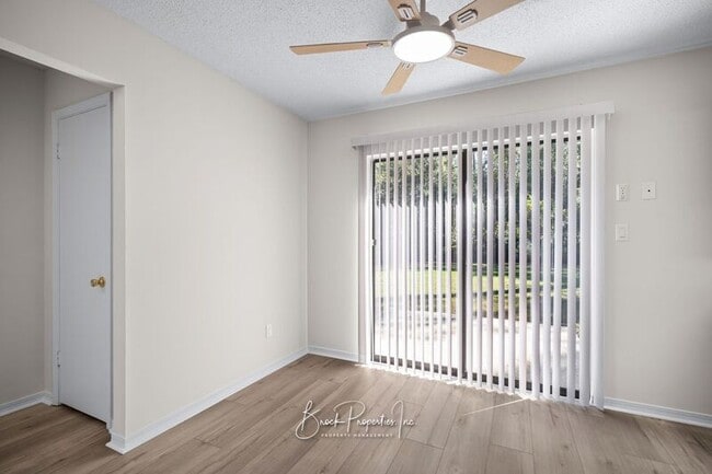 Photo - 10677 Silver Creek Dr