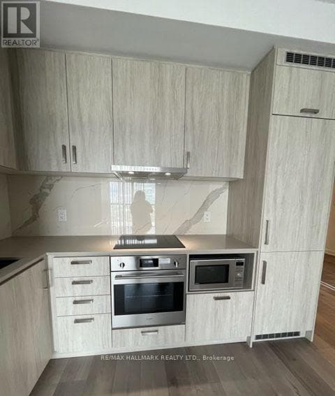Photo - 60 Honeycrisp Cres Unit 708