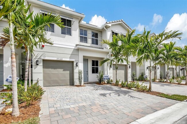 Photo - 17149 SW 1st St