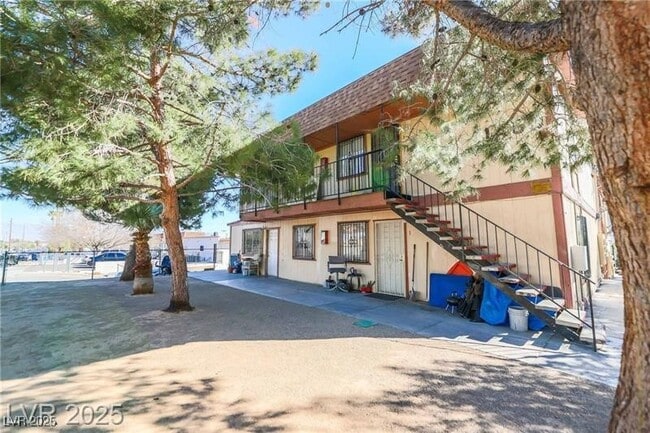 Photo - 1400 E Mesquite Ave