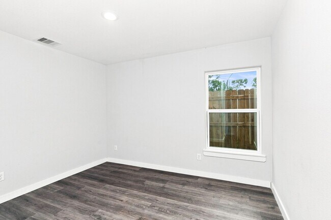Photo - 8216 Richland Dr Unit B