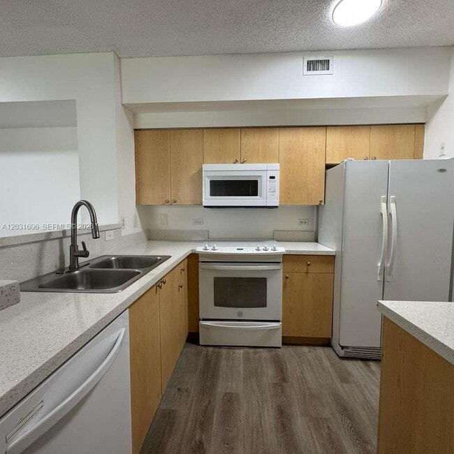 Photo - 2401 W Preserve Way Unidad 102