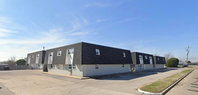 Building Photo - 2111 NW Lindy Ave Unit H7