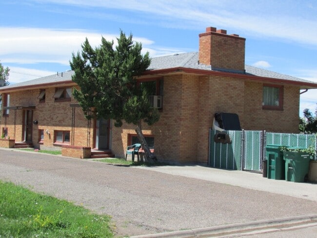 Building Photo - 1120 10th Ave NW