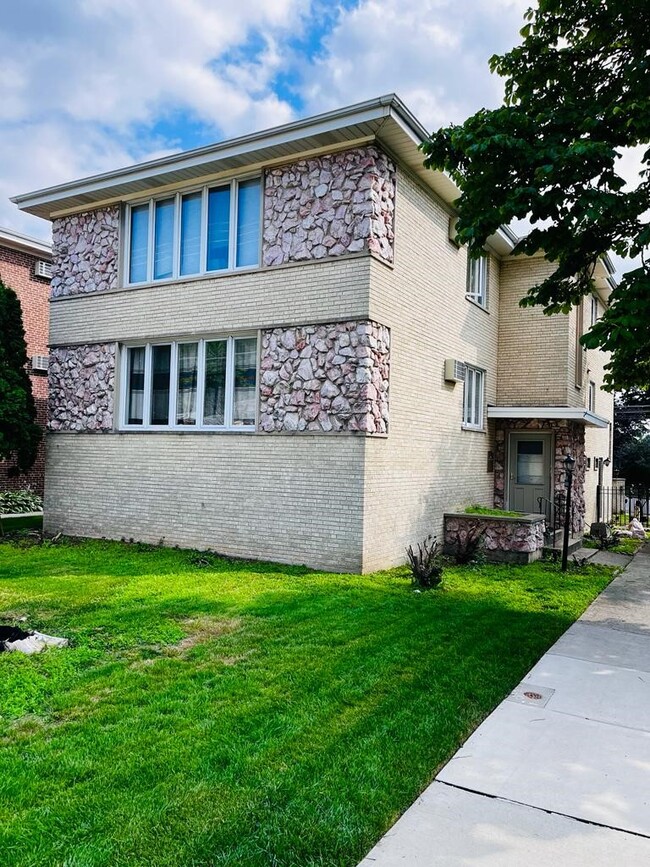 Photo - 1086 N Northwest Hwy Unidad Garden