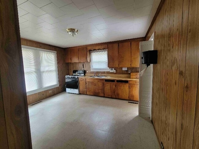 Photo - 515 Broad St