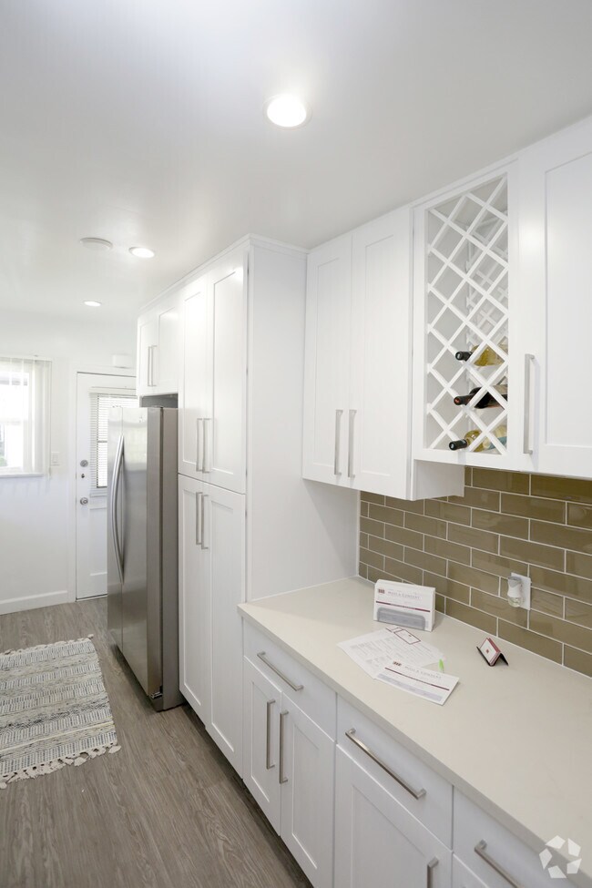 1BR, 1BA - 600 SF - Vantage Apartments