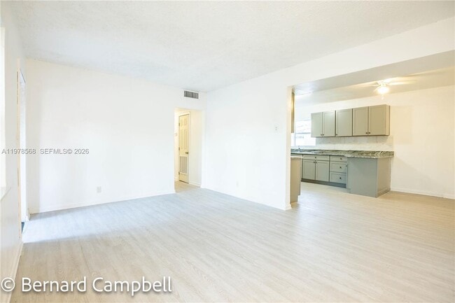 Photo - 918 NW 13th Ct Unit 1