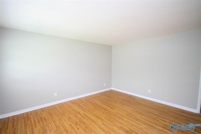 Photo - 3423 Rosedale Dr NW