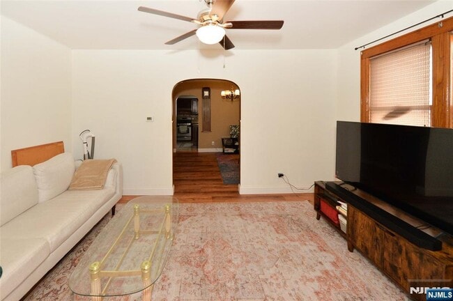Building Photo - 1611 82nd St Rental
