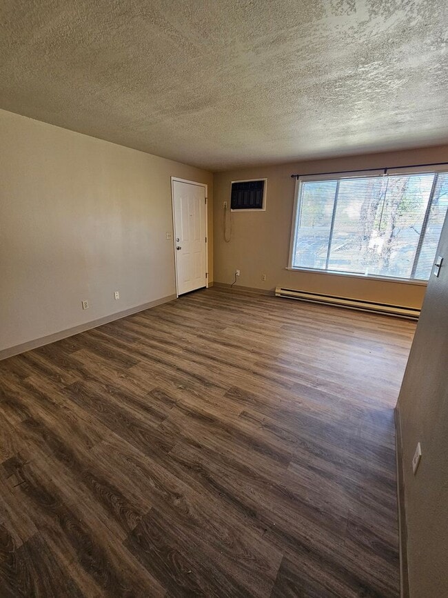 1975 Crater Lake Ave Unidad 3