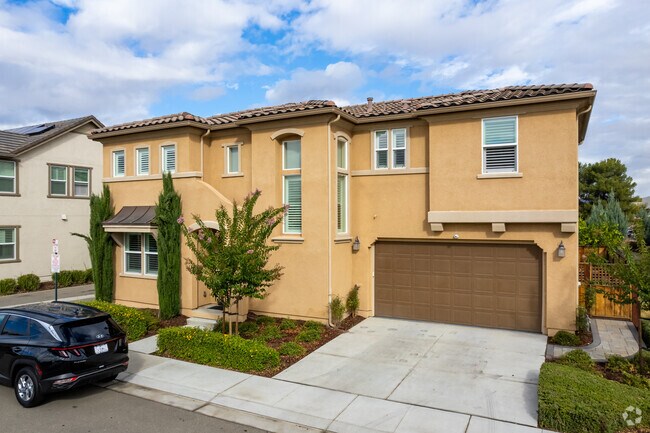 Photo - Omni at Vineyard Crossing