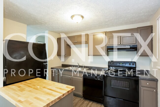 Photo - Lovely Tri-Level Home