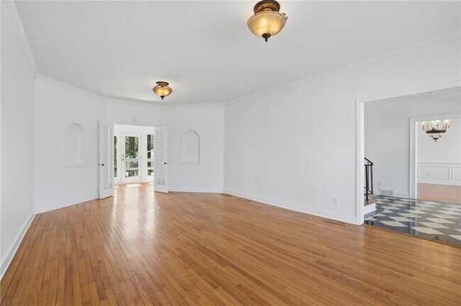 Photo - 1190 W Paces Ferry Rd NW