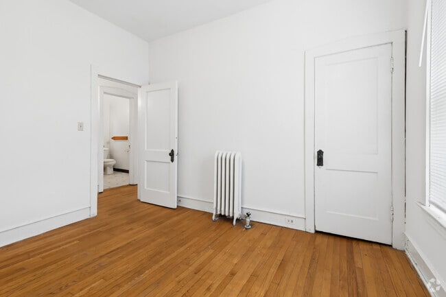 4BR, 1BA - 1,658SF - Bedroom