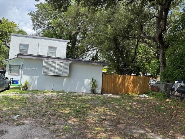 Photo - 351 NW 48th St Unit 2