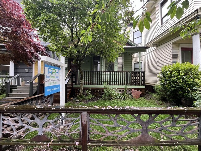 Photo - Large NW Portland Home Near Shops & Restaurants with Finished Basement & Bay Windows