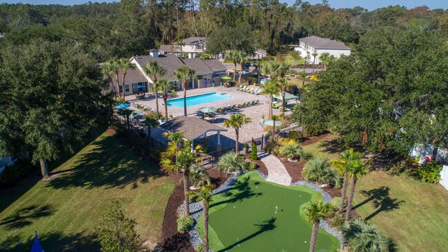 Lanier Landing features plenty of resort-style outdoor amenities for an immersive blend of community enjoyment. - Lanier Landing Apartments