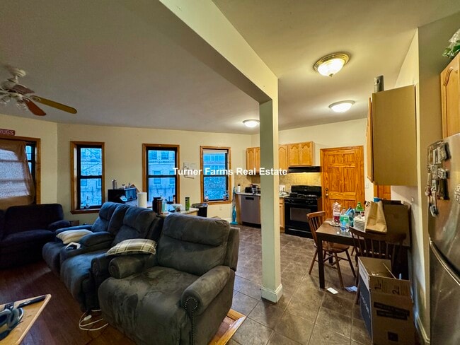 Photo - 47 Orkney Rd Unit 2