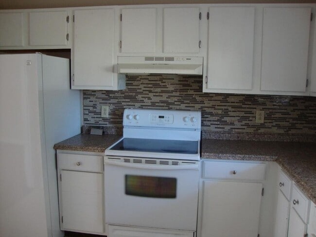 Photo - Four Bedroom Oakland Adjacent