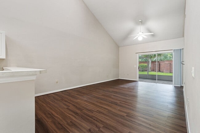 Photo - 2/2 Greens Condo at West End - Available July 10, 2026 Unit GG193