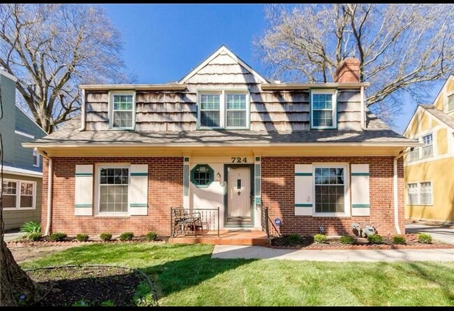 Photo - 724 W Gregory Blvd