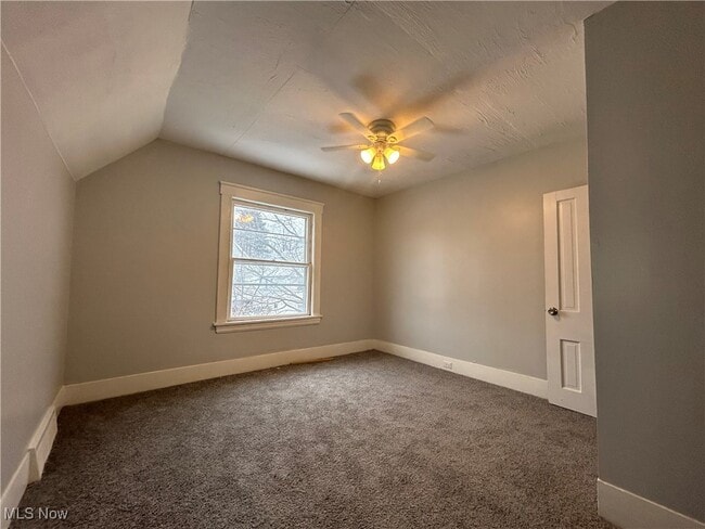 Building Photo - 3233 W 94th St Unit UP