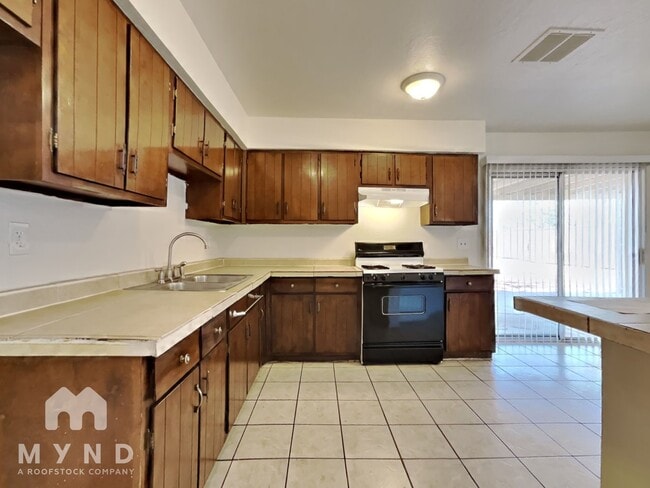 Photo - 15426 N Cactus Ln