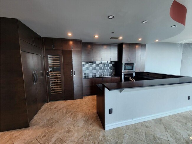 Photo - 400 W Peachtree St NW Unit 3916