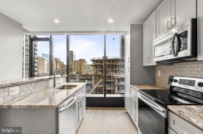 Photo - 30 N 23rd St