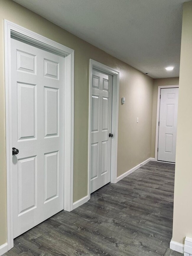 Building Photo - 1036 Chicopee St Unit A