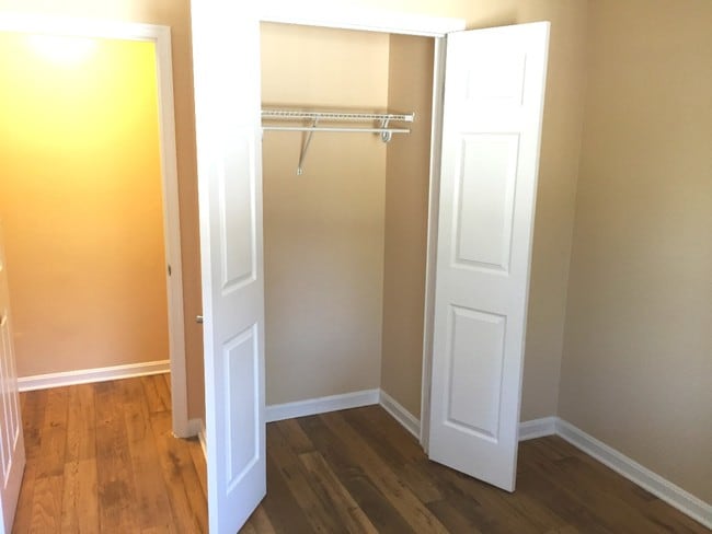 Apartamento renovado de tres habitaciones