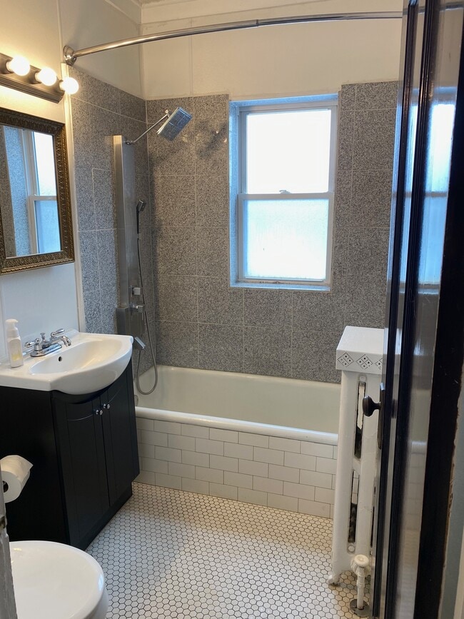 Photo - Grose Apartments