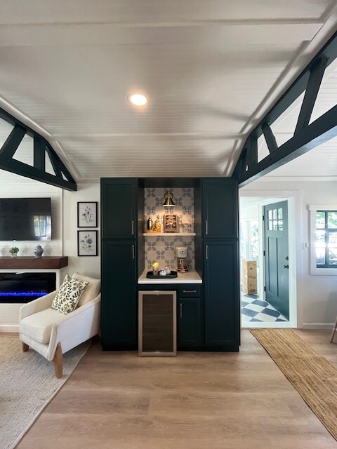 Photo - 654 Sharon St