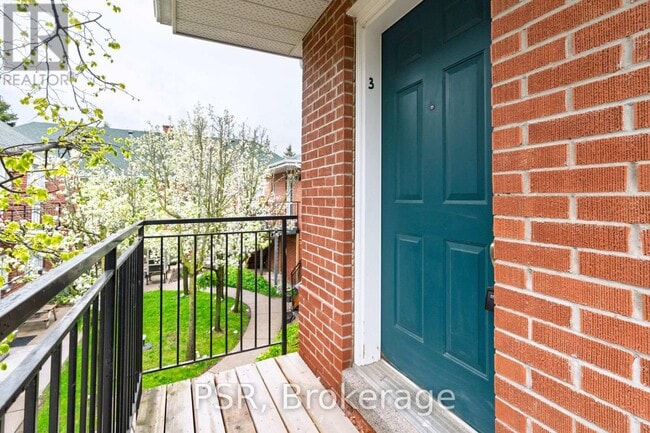Photo - 1355 Bayview Ave