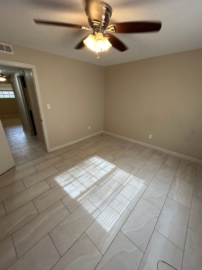 Photo - 1BD/ 1BA Apartment Located Within Walking distance of FAMU! True One Bedroom Apartment! Unit 12