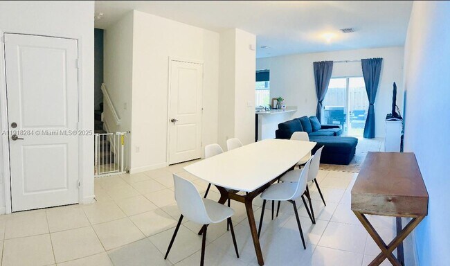 Photo - 2624 SE 11th Ct