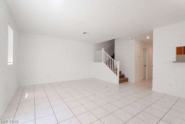 Photo - 2095 Betty Davis St