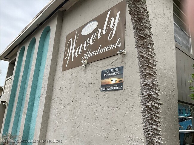 Photo - 1011 Lakeview Dr