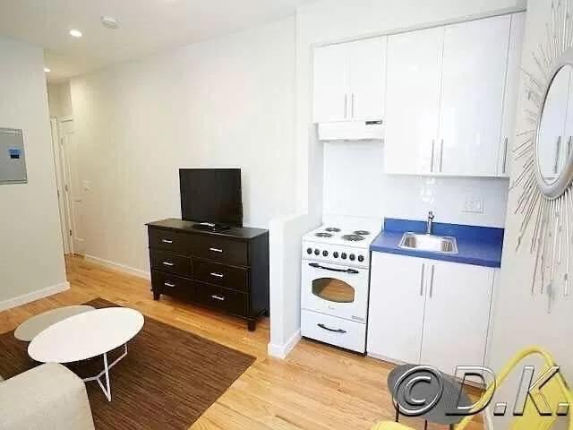 Photo - 215 E Broadway