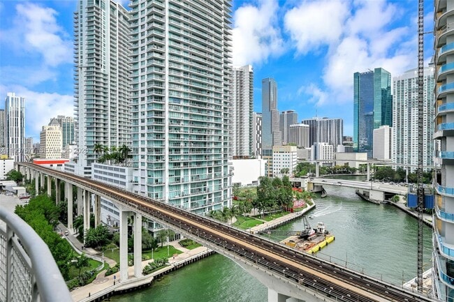 Photo - 690 SW 1st Ct Unidad 1502