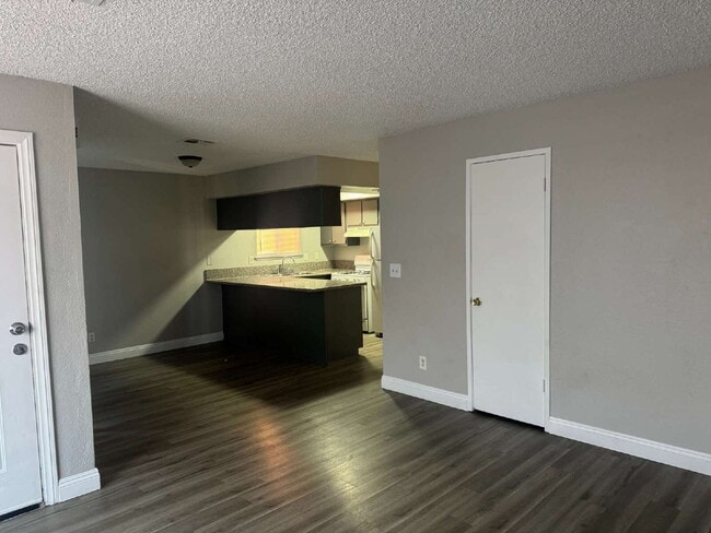 Photo - Spacious 2 Bed, 2 Bath Unit – Great Locati... Unit 1