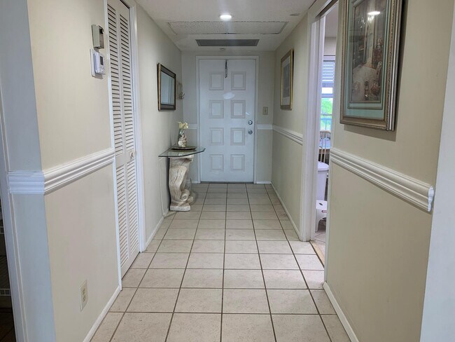Photo - 3499 Oaks Way Unit 607