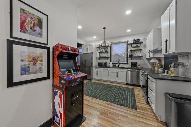 Photo - 286 Taylor Ave Unit ID1375277P