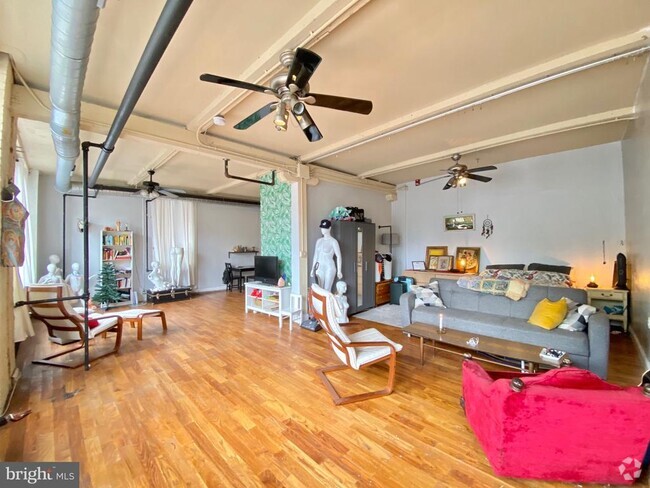 Building Photo - 14-16-16 Harvey St Unit 2E Rental