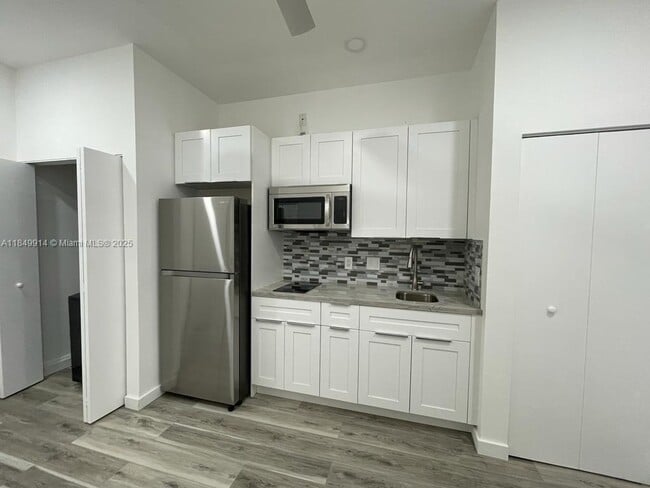Building Photo - 11940 SW 253rd St Unit B Rental