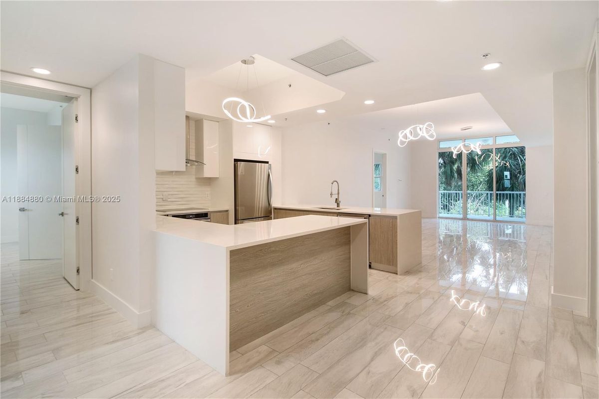 Photo - 14951 Royal Oaks Ln