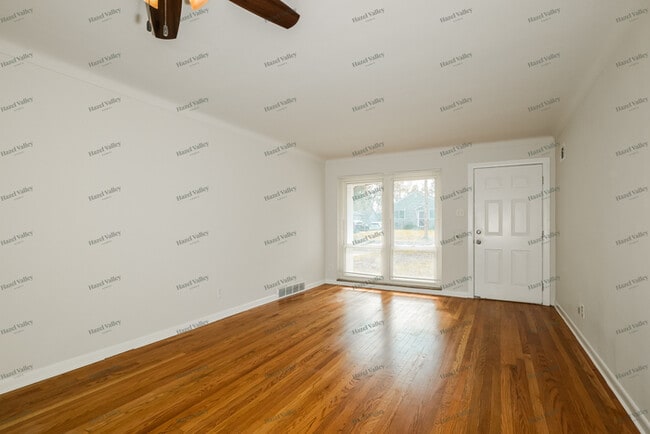 Photo - 3939 Weber Rd