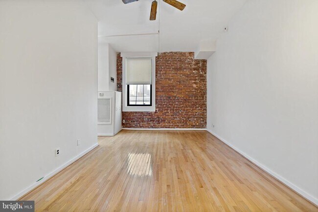 Photo - 1010 Race St Unidad PG